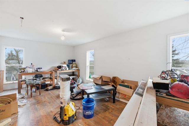 305 W Rednour St, Oakesdale, WA 99158