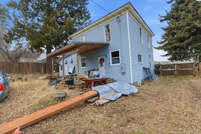 305 W Rednour St, Oakesdale, WA 99158