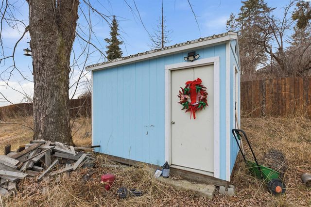 305 W Rednour St, Oakesdale, WA 99158