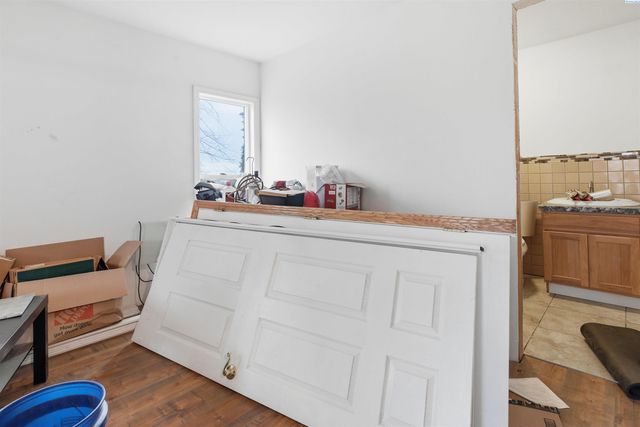 305 W Rednour St, Oakesdale, WA 99158