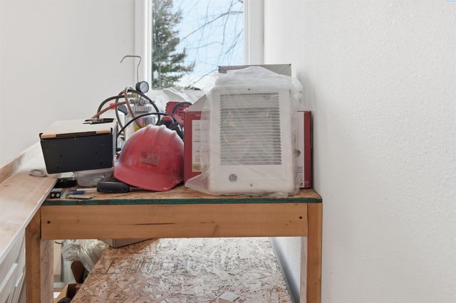 305 W Rednour St, Oakesdale, WA 99158