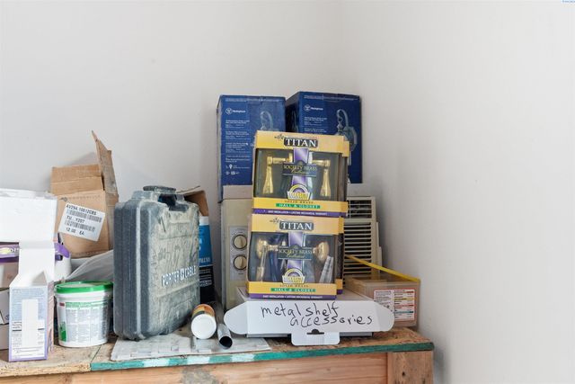 305 W Rednour St, Oakesdale, WA 99158