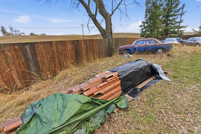 305 W Rednour St, Oakesdale, WA 99158