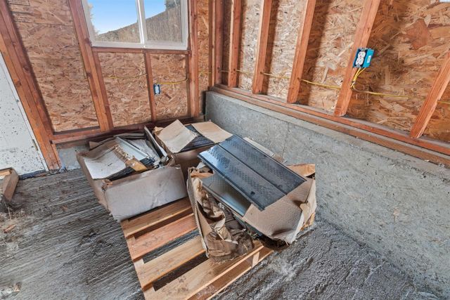 305 W Rednour St, Oakesdale, WA 99158