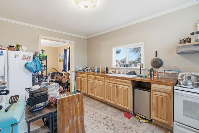 305 W Rednour St, Oakesdale, WA 99158