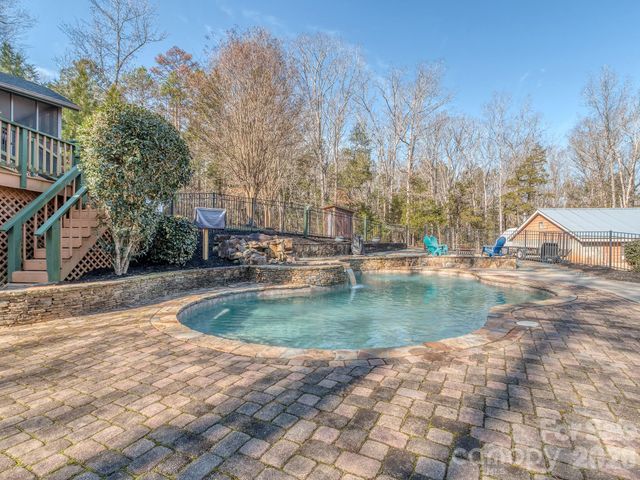 8723 Crestview Drive, Waxhaw, NC 28173