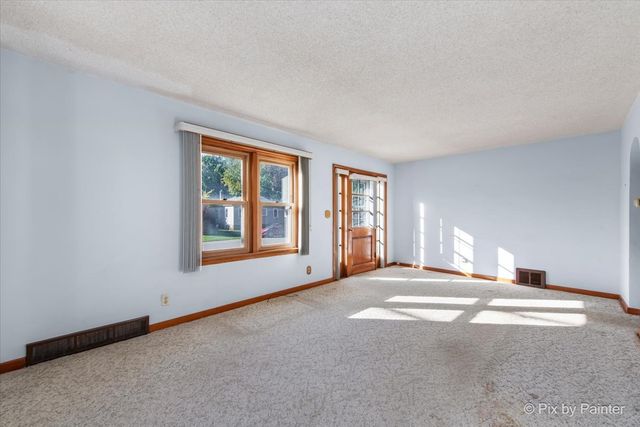 432 Illinois Street, East Dundee, IL 60118