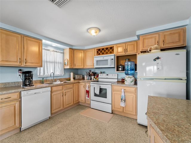 896 S VENICE BOULEVARD, Venice, FL 34293