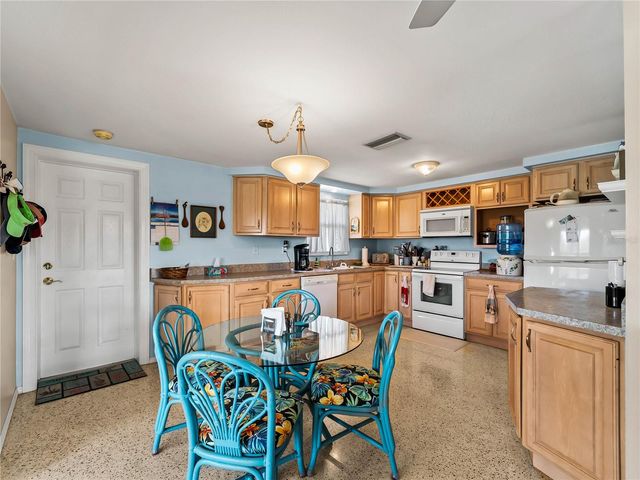 896 S VENICE BOULEVARD, Venice, FL 34293