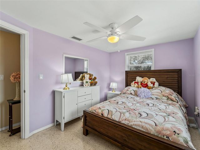 896 S VENICE BOULEVARD, Venice, FL 34293