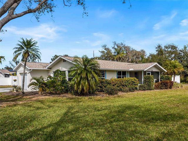 896 S VENICE BOULEVARD, Venice, FL 34293