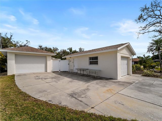896 S VENICE BOULEVARD, Venice, FL 34293