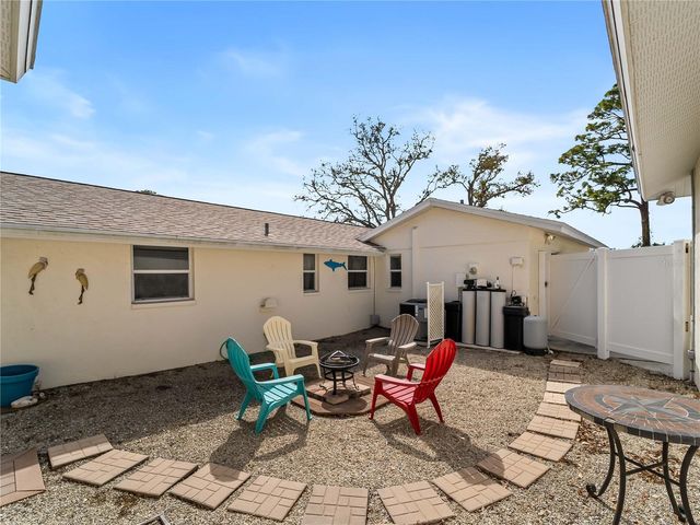 896 S VENICE BOULEVARD, Venice, FL 34293