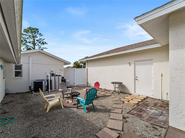896 S VENICE BOULEVARD, Venice, FL 34293