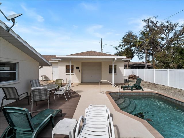 896 S VENICE BOULEVARD, Venice, FL 34293