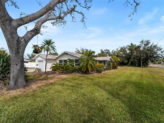 896 S VENICE BOULEVARD, Venice, FL 34293