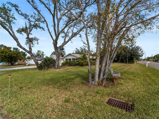 896 S VENICE BOULEVARD, Venice, FL 34293