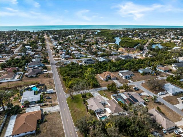 896 S VENICE BOULEVARD, Venice, FL 34293