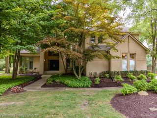 6783 Burtonwood Drive, West Bloomfield Charter Township, MI 48322