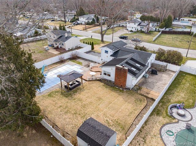 11 Meehan Lane, Coram, NY 11727
