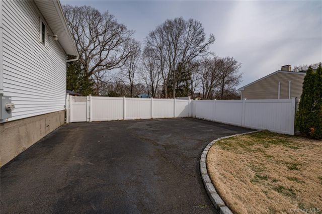 11 Meehan Lane, Coram, NY 11727