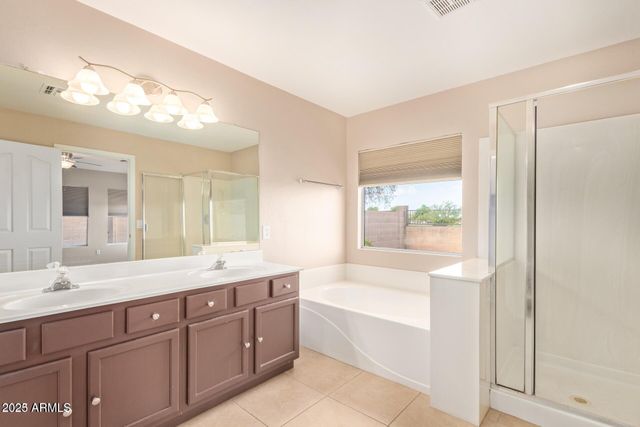 3570 S MOCCASIN Trail, Gilbert, AZ 85297