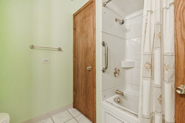 2956 Rhodes Avenue, Melrose Park, IL 60164