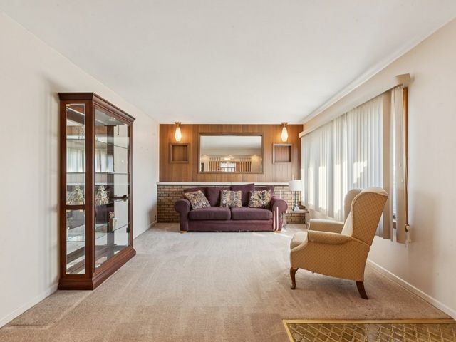 2956 Rhodes Avenue, Melrose Park, IL 60164