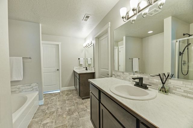 2820 W Helens Ln, Spokane, WA 99208