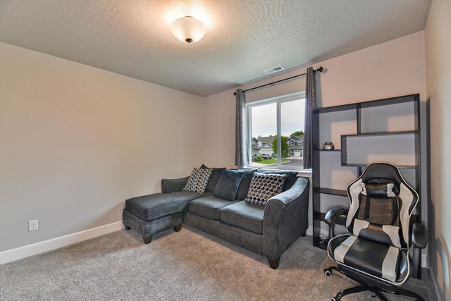 2820 W Helens Ln, Spokane, WA 99208