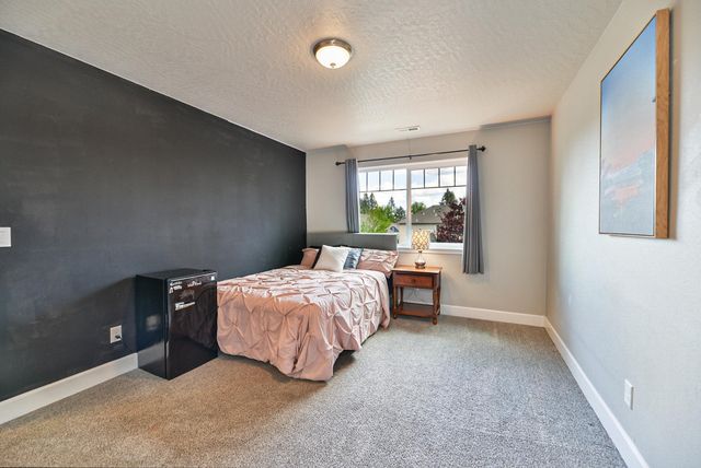 2820 W Helens Ln, Spokane, WA 99208