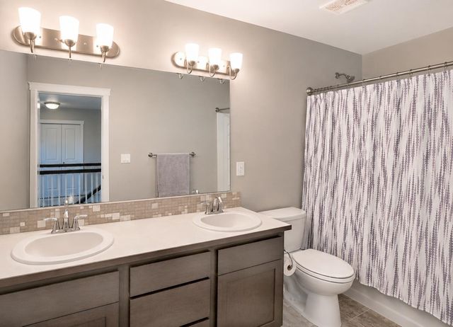 2820 W Helens Ln, Spokane, WA 99208