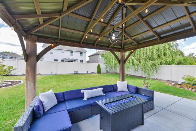 2820 W Helens Ln, Spokane, WA 99208