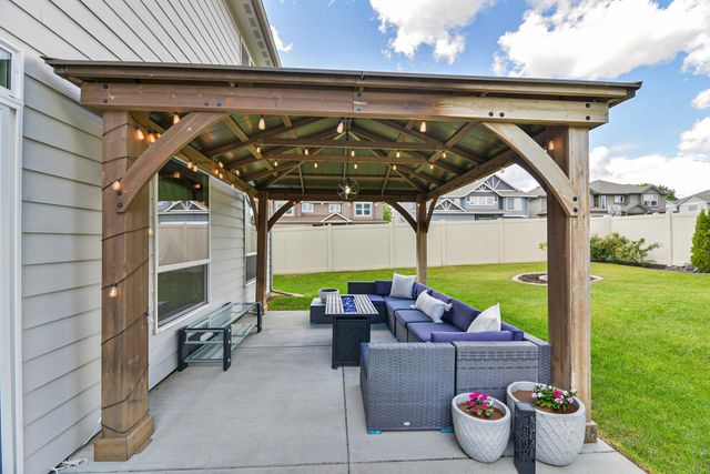 2820 W Helens Ln, Spokane, WA 99208