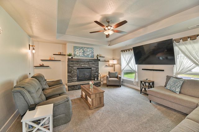 2820 W Helens Ln, Spokane, WA 99208