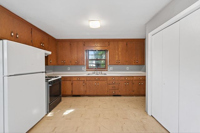 834 Iroquois Avenue, Saint Paul, MN 55119