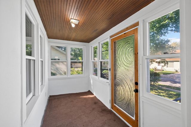 834 Iroquois Avenue, Saint Paul, MN 55119