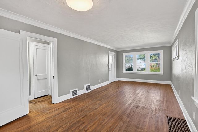 834 Iroquois Avenue, Saint Paul, MN 55119