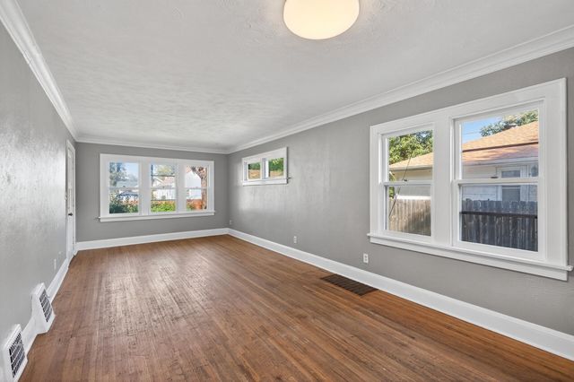 834 Iroquois Avenue, Saint Paul, MN 55119