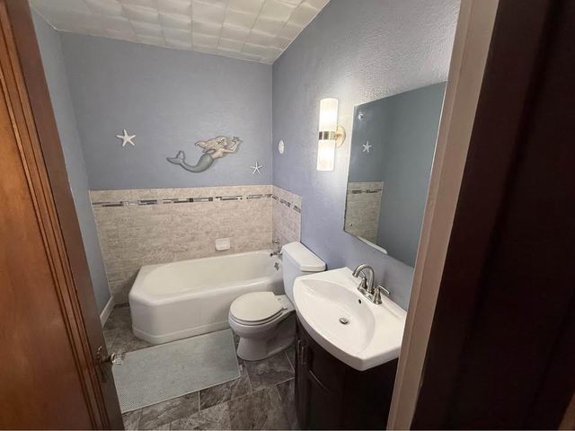 932 Sawyer Street, Oshkosh, WI 65250
