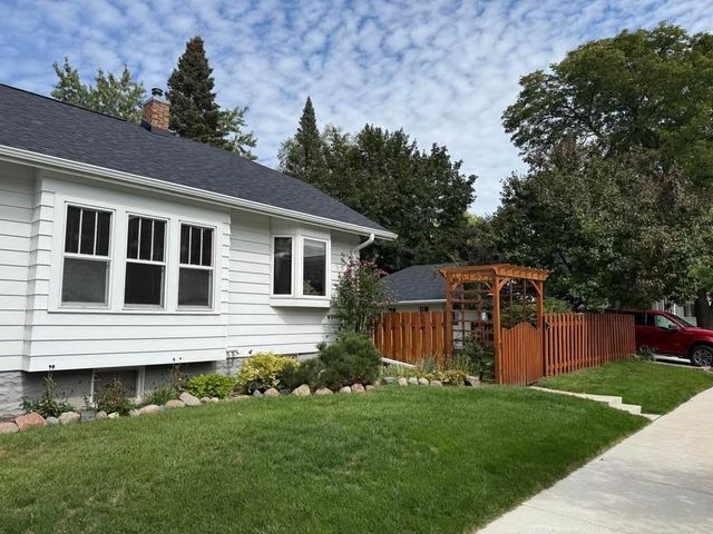 932 Sawyer Street, Oshkosh, WI 65250