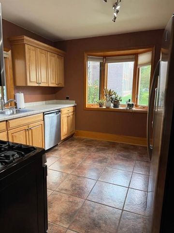 932 Sawyer Street, Oshkosh, WI 65250