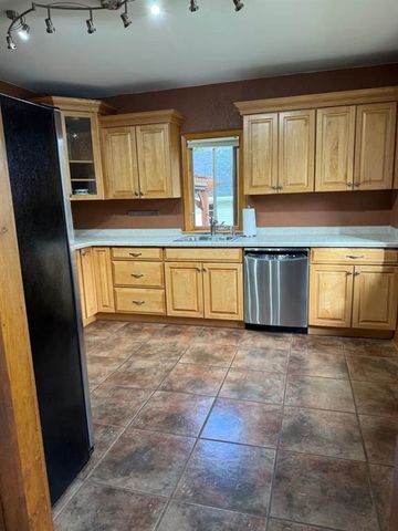932 Sawyer Street, Oshkosh, WI 65250
