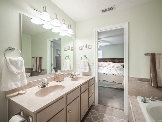 312 E Evergreen Road, Evansville, IN 47711