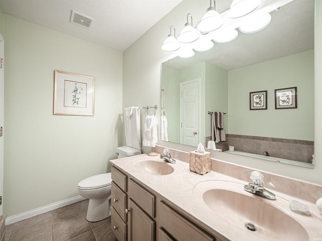 312 E Evergreen Road, Evansville, IN 47711