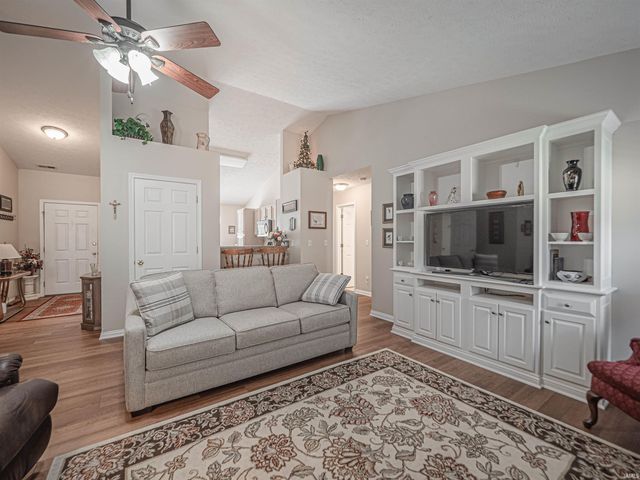 312 E Evergreen Road, Evansville, IN 47711