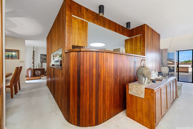 1014 Mokuhano Street, Honolulu, HI 96825