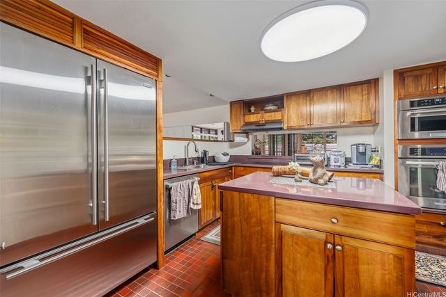 1014 Mokuhano Street, Honolulu, HI 96825