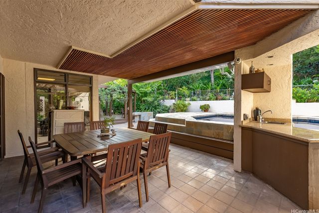 1014 Mokuhano Street, Honolulu, HI 96825