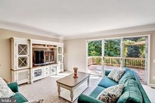 353 BARNFIELD SQ NE, Leesburg, VA 20176